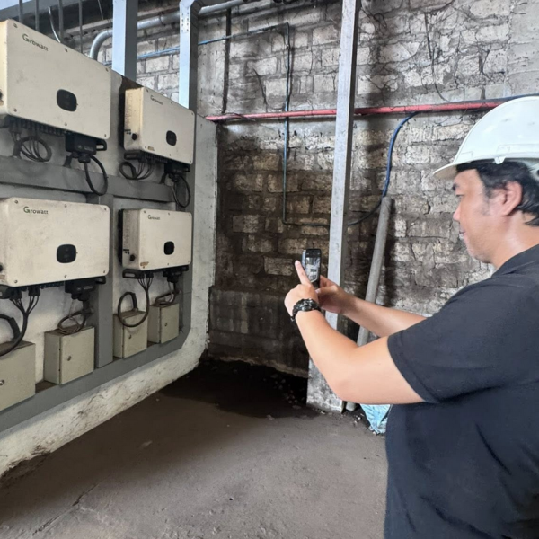 certified energy auditor at work